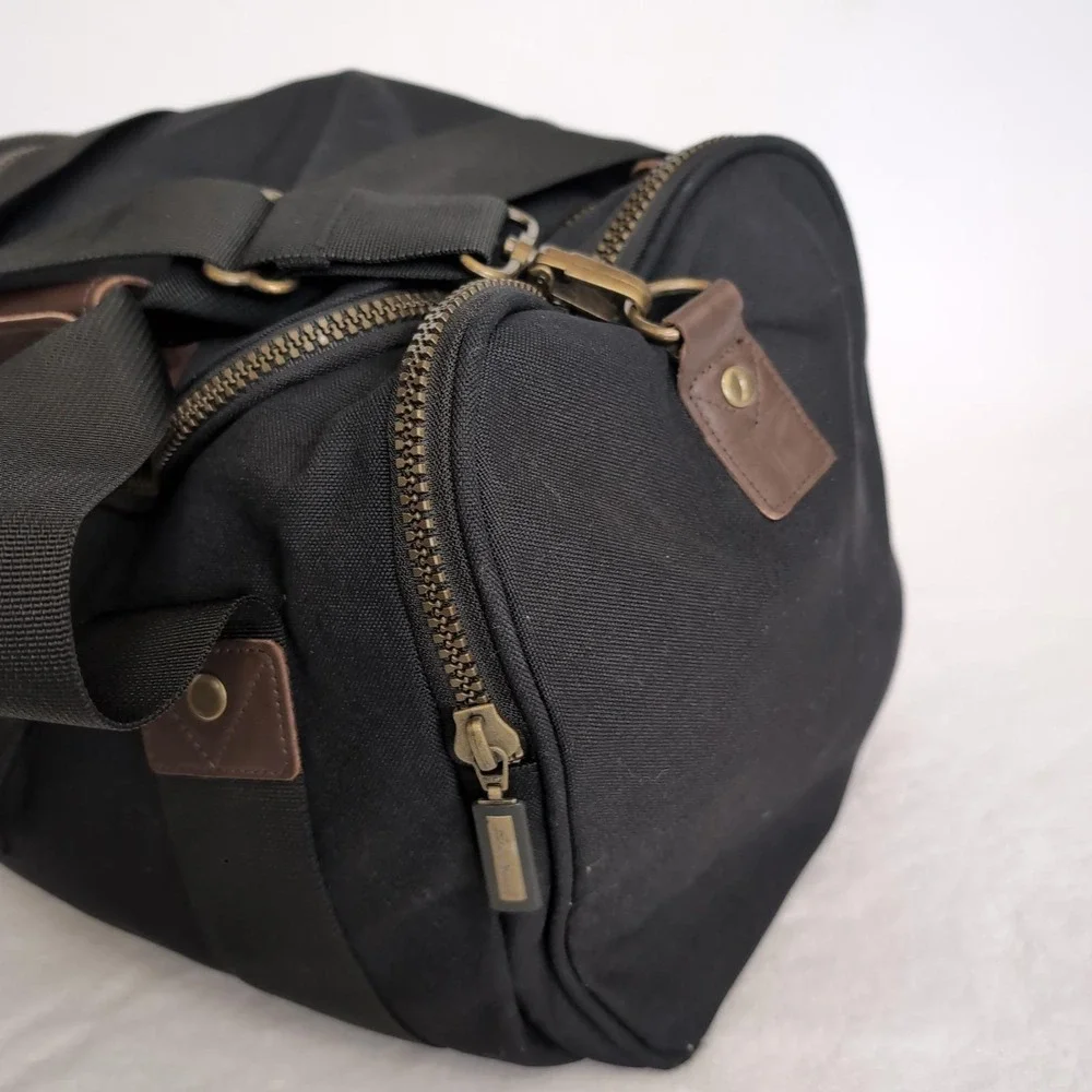 New Vintage Eddie Bauer Duffel Bag Black Nylon Carry On Travel Weekender Luggage